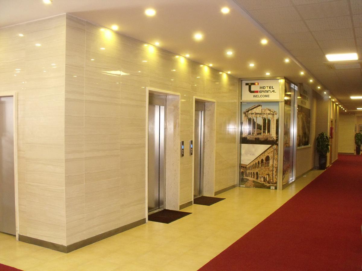 Hotel Terminal Tirana Exterior foto