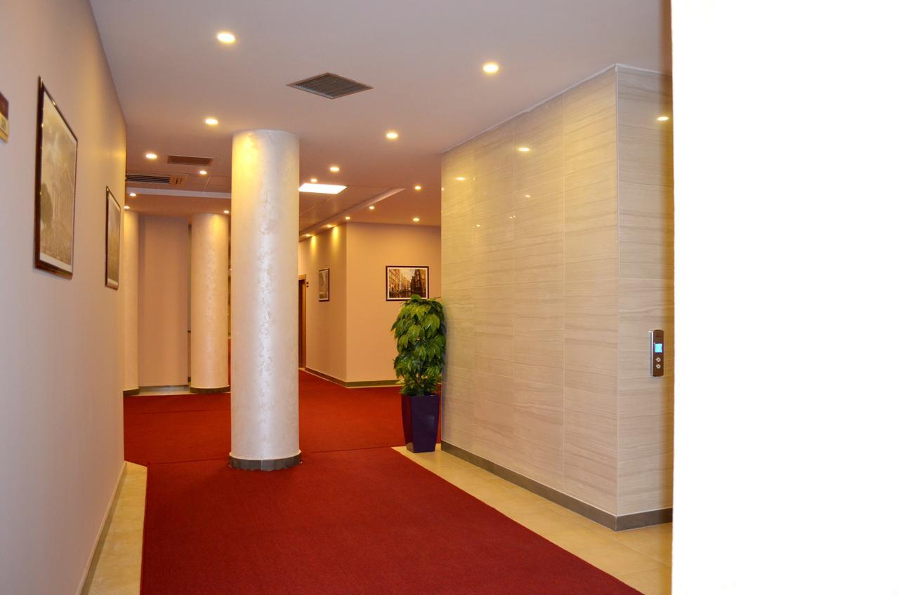 Hotel Terminal Tirana Exterior foto
