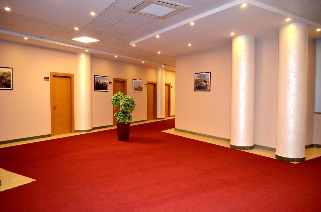 Hotel Terminal Tirana Exterior foto