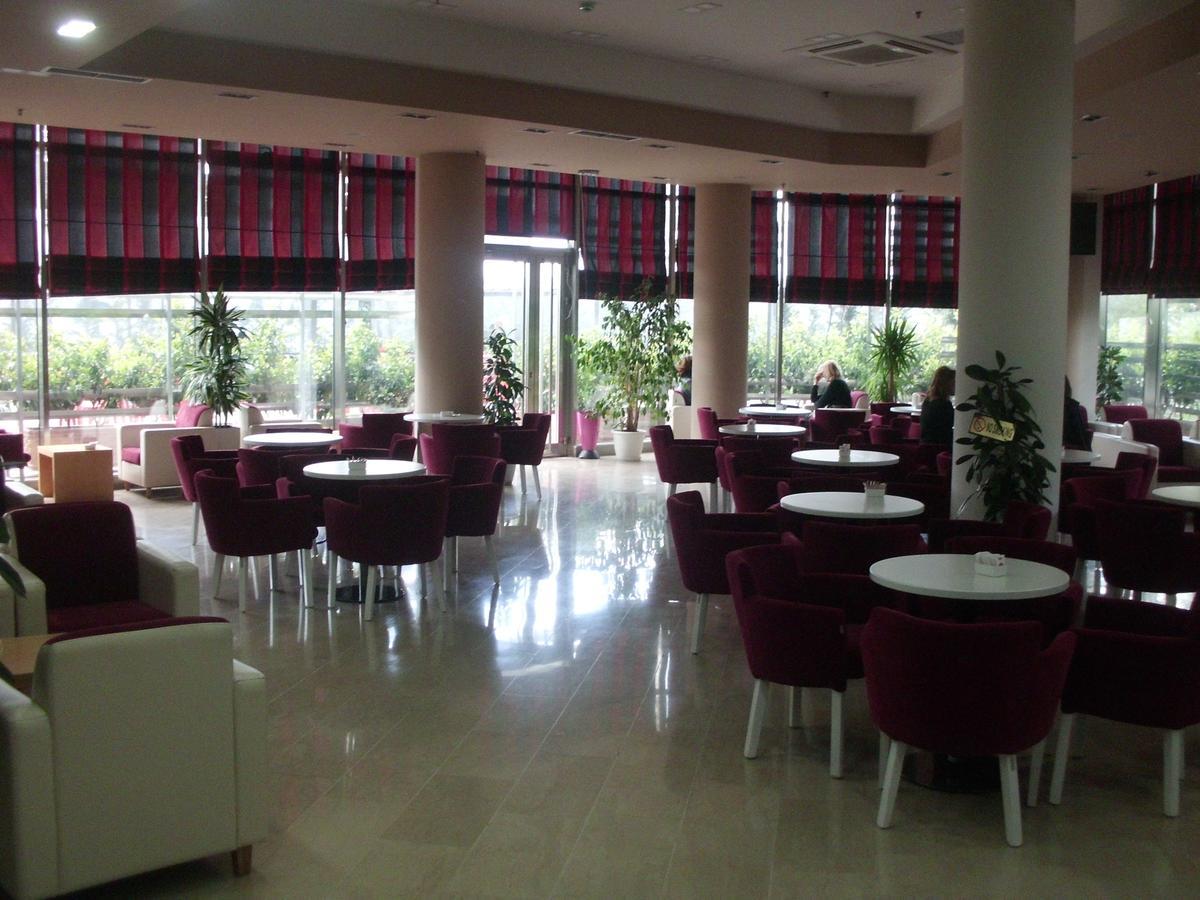 Hotel Terminal Tirana Exterior foto